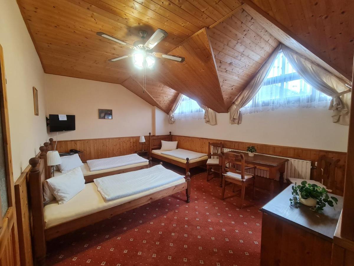 Garni Hotel Asas*** Мост Екстериор снимка
