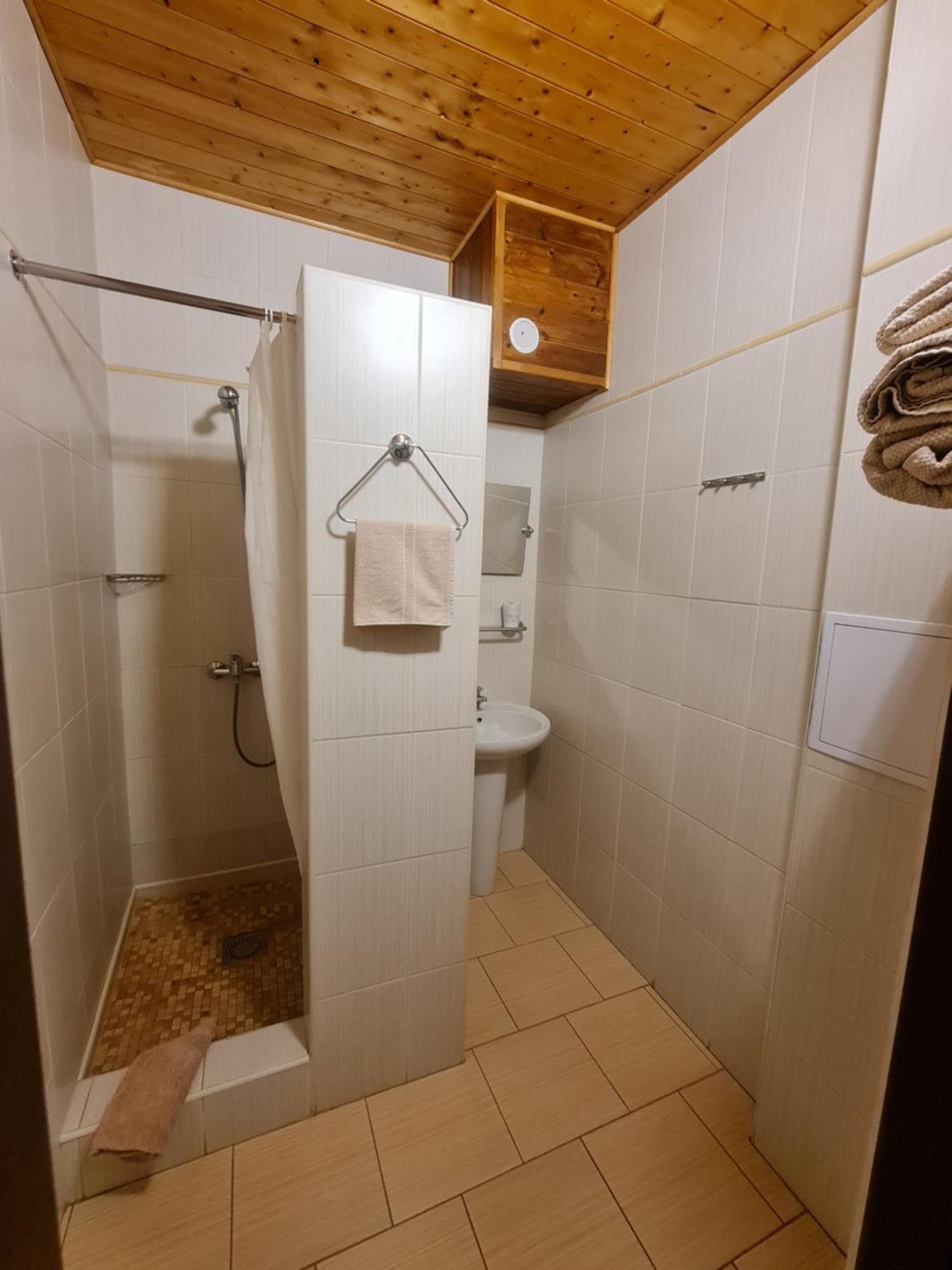 Garni Hotel Asas*** Мост Екстериор снимка