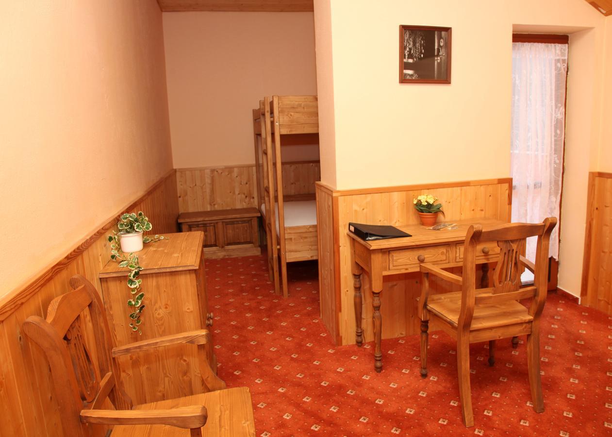 Garni Hotel Asas*** Мост Екстериор снимка