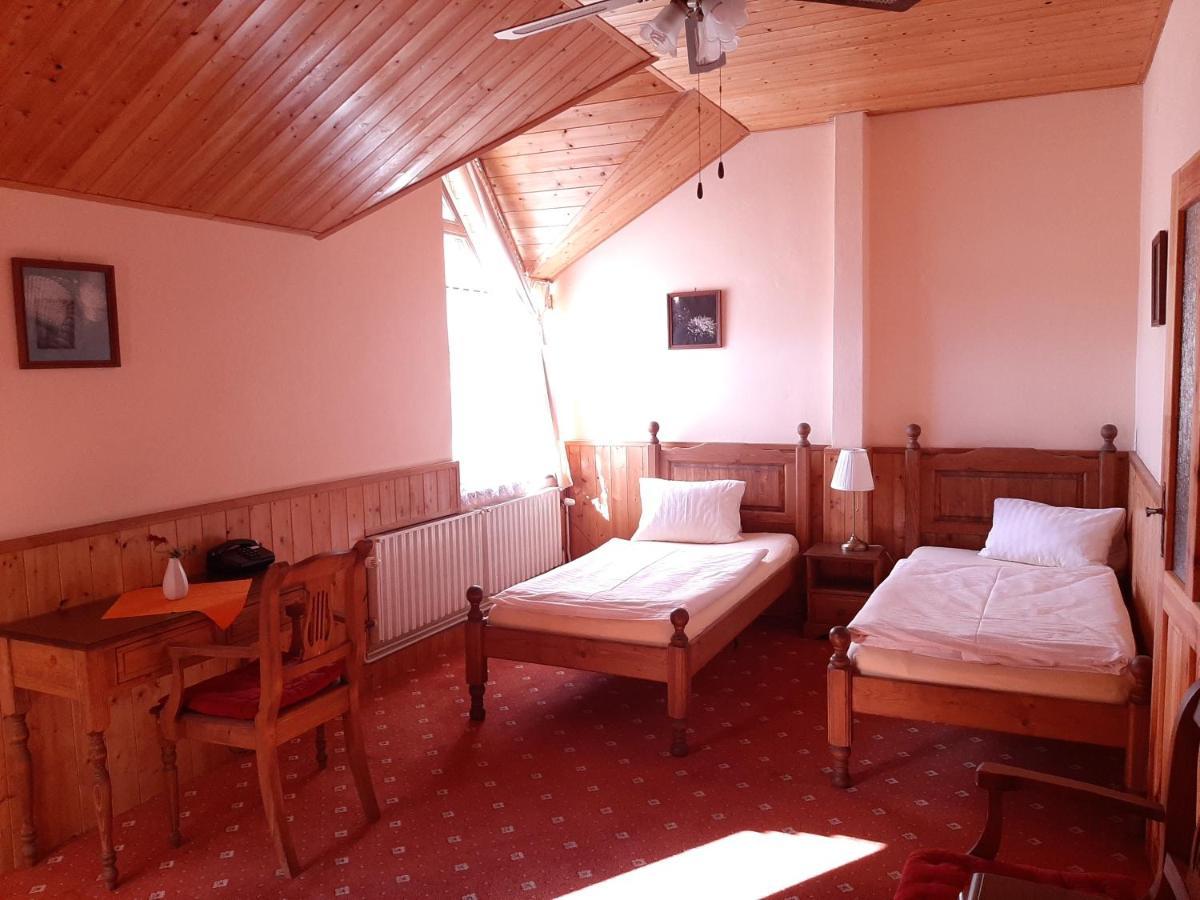 Garni Hotel Asas*** Мост Екстериор снимка
