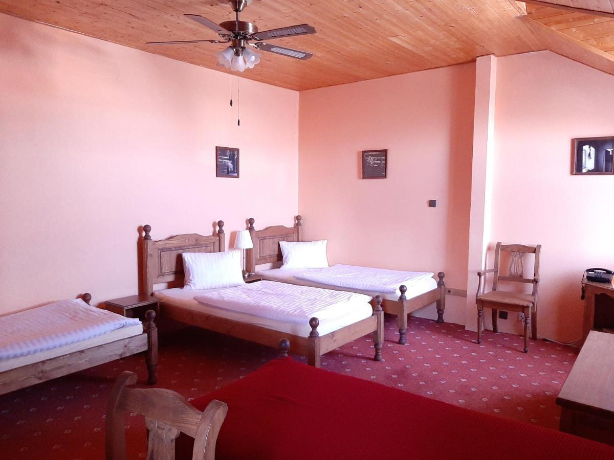 Garni Hotel Asas*** Мост Екстериор снимка