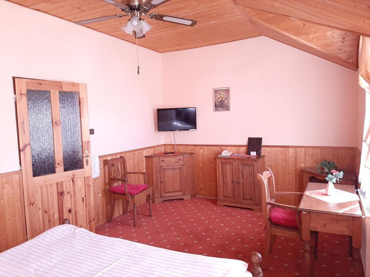Garni Hotel Asas*** Мост Екстериор снимка